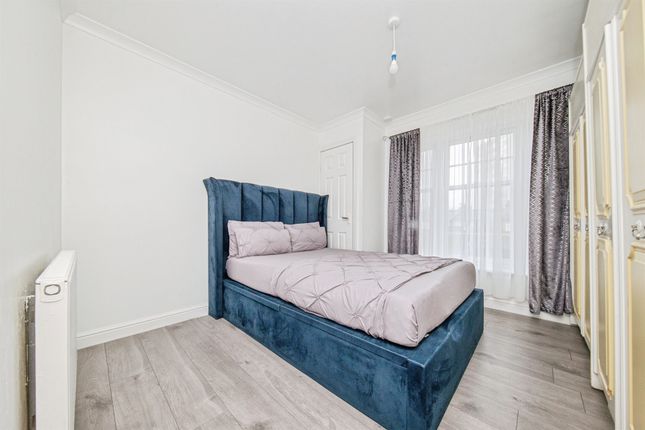 8 Bedroom Flat