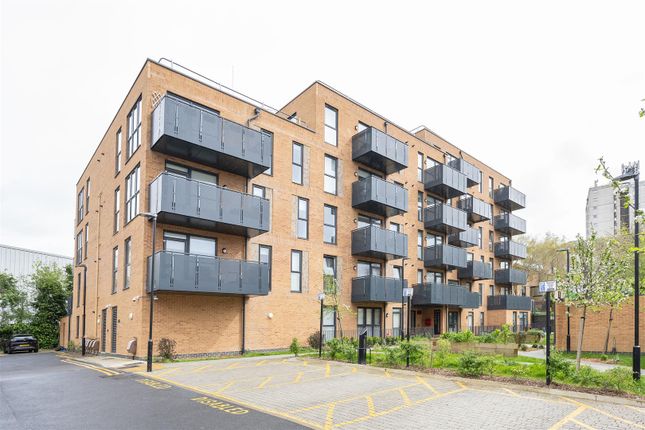 Flat for sale in Lena Kennedy Close, London