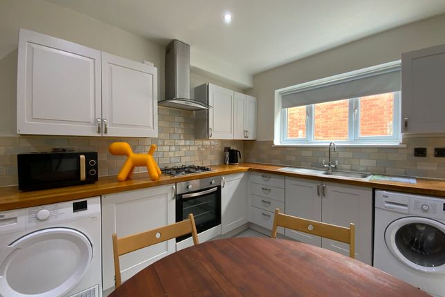 Room 3 43,, Micklefield Road, High Wycombe photo 5