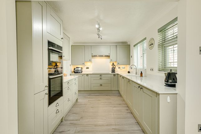 18, Sonning Way, Southend-on-sea photo 2