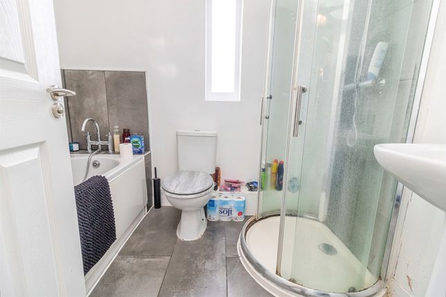 73, Penda Close, Luton photo 3
