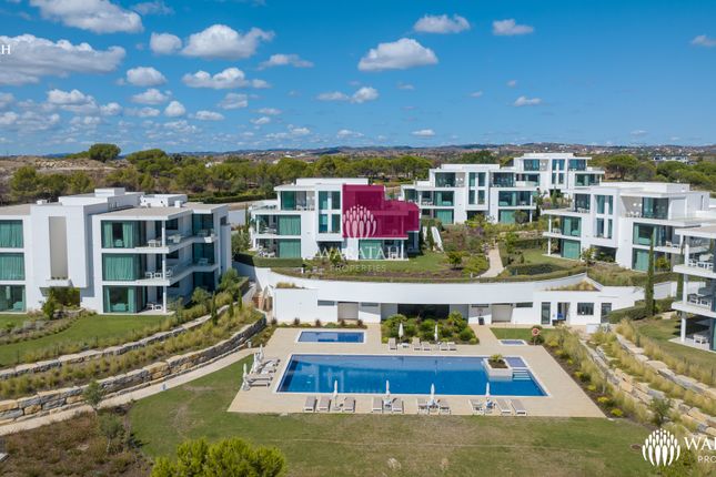 Apartment for sale in Monte Rei, Vila Nova De Cacela, Vila Real De Santo António, East Algarve, Portugal