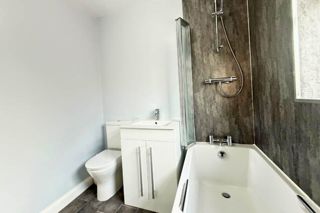 57 Parkwood Road, Leeds photo 3