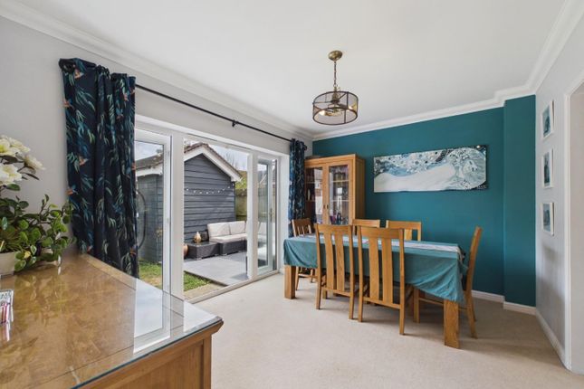38, Haywain Close, Ashford photo 3