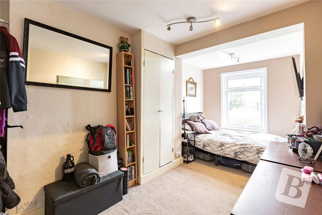 23, Argyle Gardens, Upminster photo 4