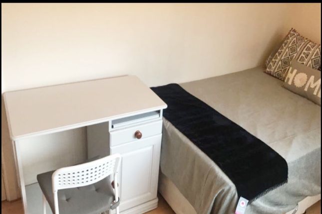 75 Bracklyn Court, London photo 5