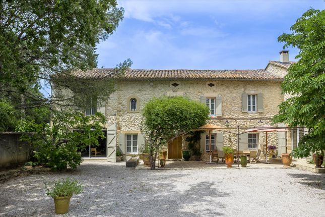 Thumbnail Farmhouse for sale in L'isle-Sur-La-Sorgue, Vaucluse, Provence-Alpes-Côte d`Azur, France