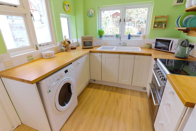 8, Kimberley Road, Exeter photo 4