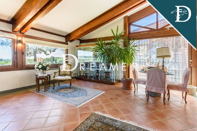 Villa for sale in Via Montarioso, Siena, Toscana