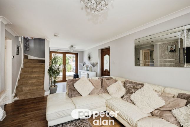 64, Parc Wern, Neath photo 4