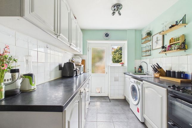 54, Crabtree Lane, Lancing photo 4