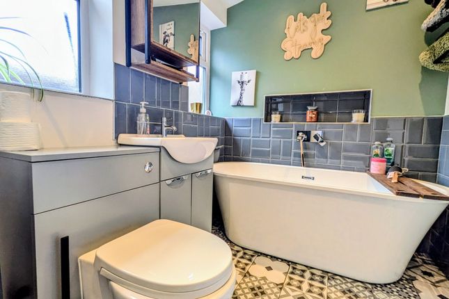 5 Hawarden Place, Merthyr Tydfil photo 4