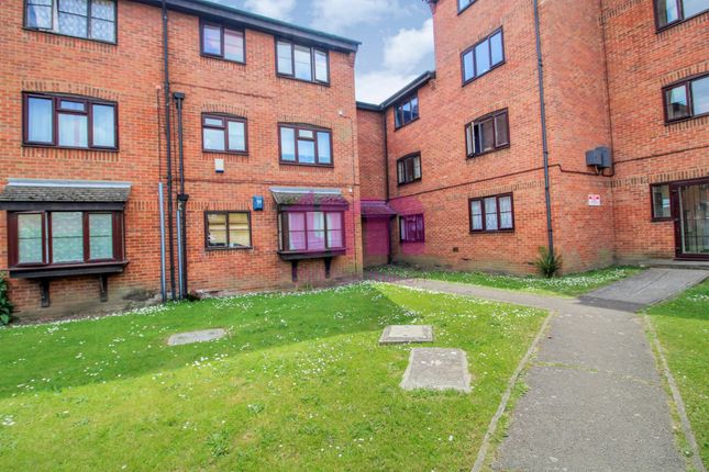 Houses To Rent In Grays Beach Riverside Park Essex