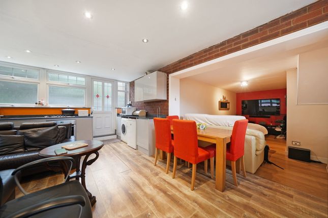 5a, Arlington Green, London photo 3