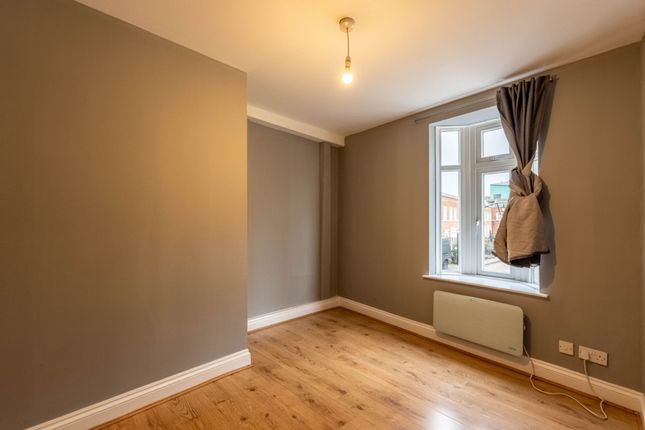 102a High Street, Rochester photo 3