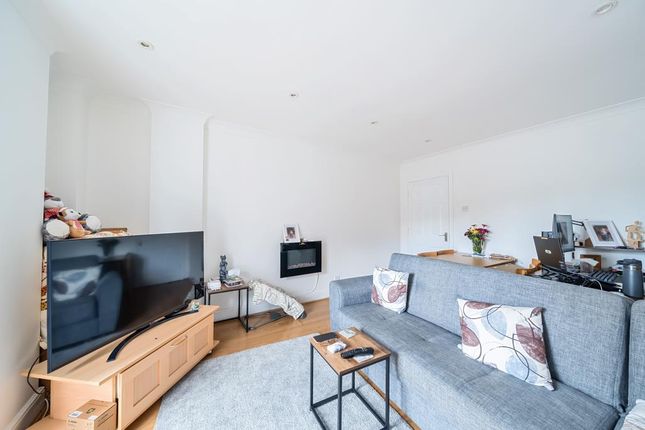 Flat to rent in Nether Street, North Finchley