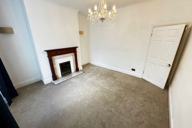 17 Knutsford View, Altrincham photo 3