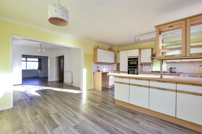 40, Bucknalls Lane, Watford photo 4