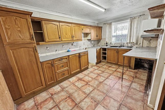 36 Highland Terrace, Cullompton photo 3