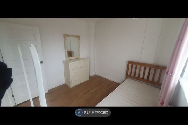 Thumbnail Room to rent in Lynmouth Avenue, Morden
