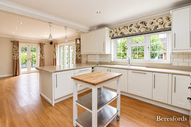 156, Hanging Hill Lane, Brentwood photo 4