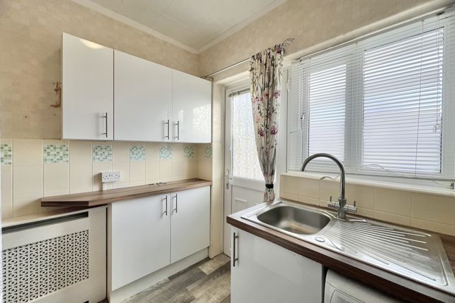 43, Lockerbie Avenue, Cleveleys photo 4