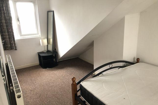 93 Donnington Gardens, Reading photo 5