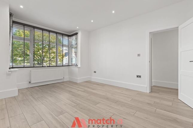 34A, Midhurst Road, London photo 4