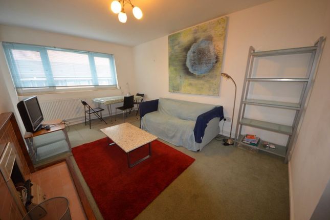 Flat to rent in Barnsbury Estate, London