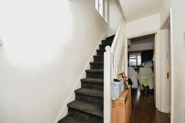 152, Islip Manor Road, Northolt photo 3