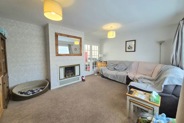 28, Willow Drive, Skelmersdale photo 2