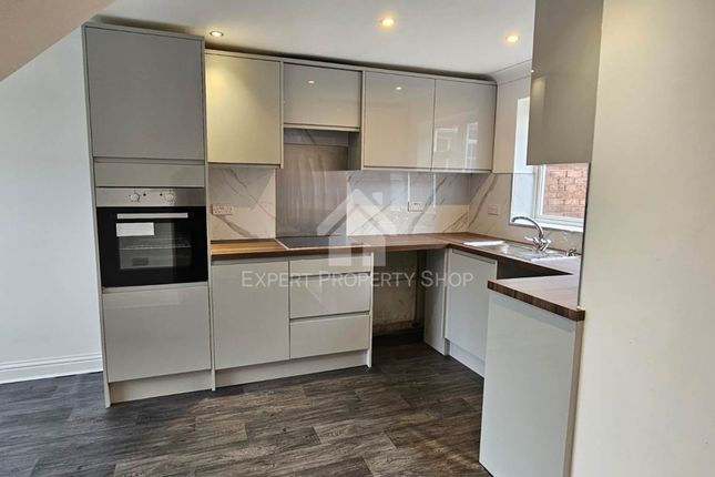 3-bed semi-detached on 4 Greenacre Road, Worksop, £875/mo