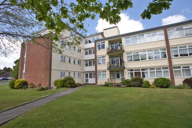 3 bed flat for sale in Lord Warden Avenue, Walmer, Deal CT14