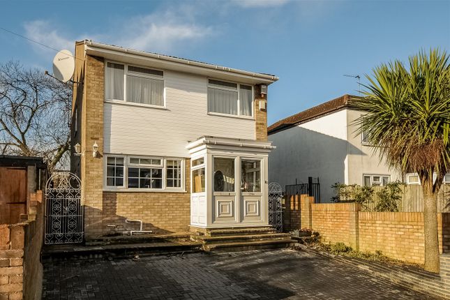 Thumbnail Detached house to rent in Empire Avenue, Palmers Green, London