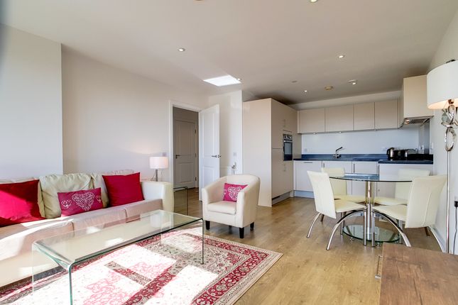 Flat to rent in Moro Apartments, New Festival Avenue, London