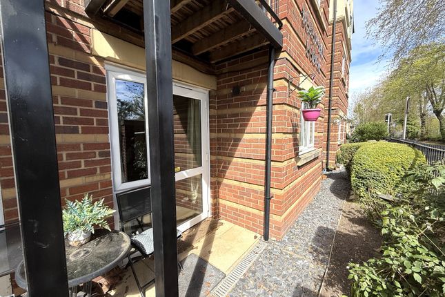 6 Beaufort Lodge, Grove Road, Woking photo 2