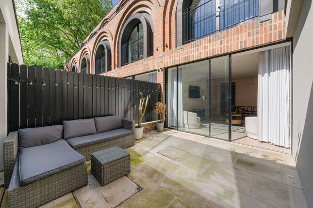 6 Arco Walk Highgate Road, London photo 4