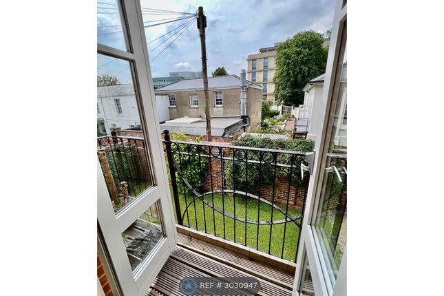 Chester House, Chelsea Square St Georges Place, Cheltenham photo 5