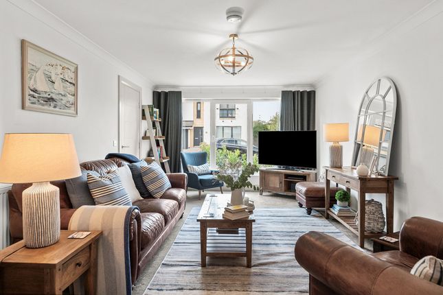 2 Alder Place, Auchterarder photo 2