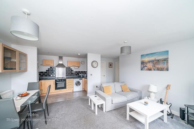 3, Glovers Hill Court, Rugeley photo 2