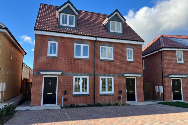 3-bed semi-detached on Buttress Road, Middlesbrough, £1,100/mo