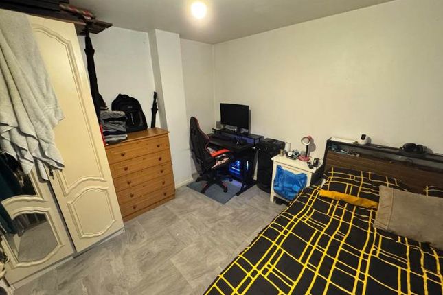 Priory Avenue, Southend-on-Sea photo 2