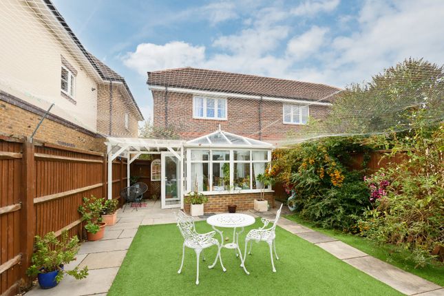 15, Old Halliford Place, Surrey photo 4