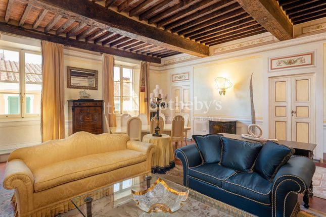 Apartment for sale in Via Del Teatro, Pietrasanta, Toscana