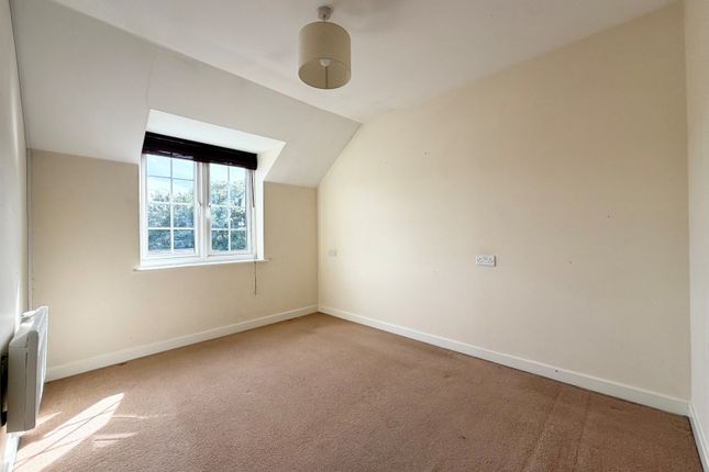11, Empire Court, Brighouse photo 4