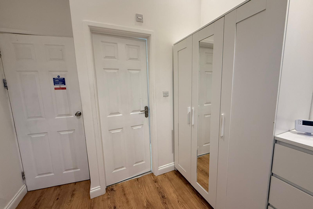 32, Dallow Road, Luton photo 5