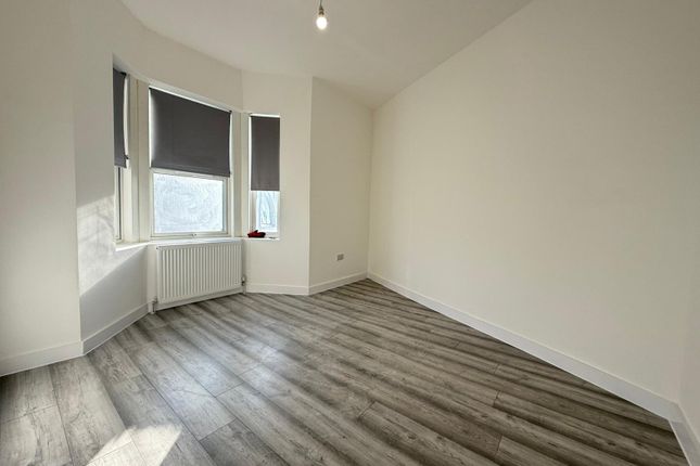 139, Plashet Grove, London photo 2