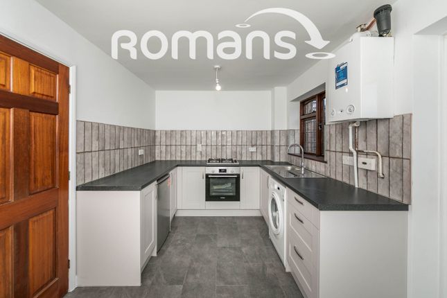 4, Tickhill Close, Reading photo 3