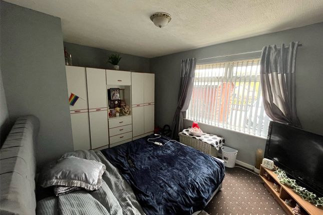 45, Longhouse Road, West Yorkshire photo 4