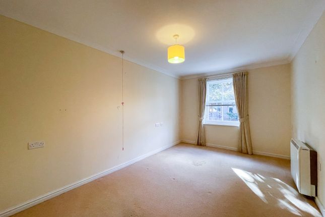 Flat 45, Nelson Court, Gravesend photo 4